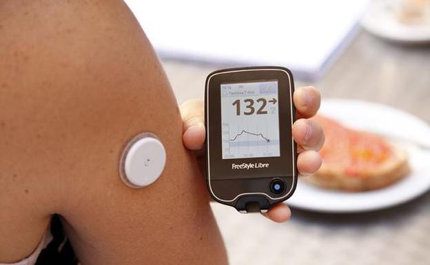 diabetes monitor de azúcar en la sangre sin aguja